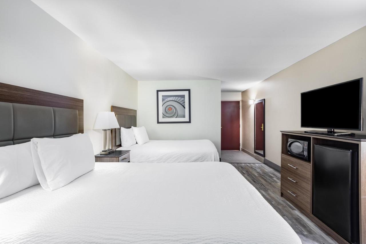 Ramada By Wyndham Hendersonville Exterior foto