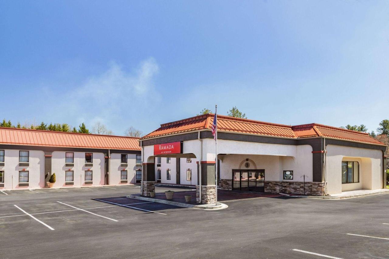 Ramada By Wyndham Hendersonville Exterior foto